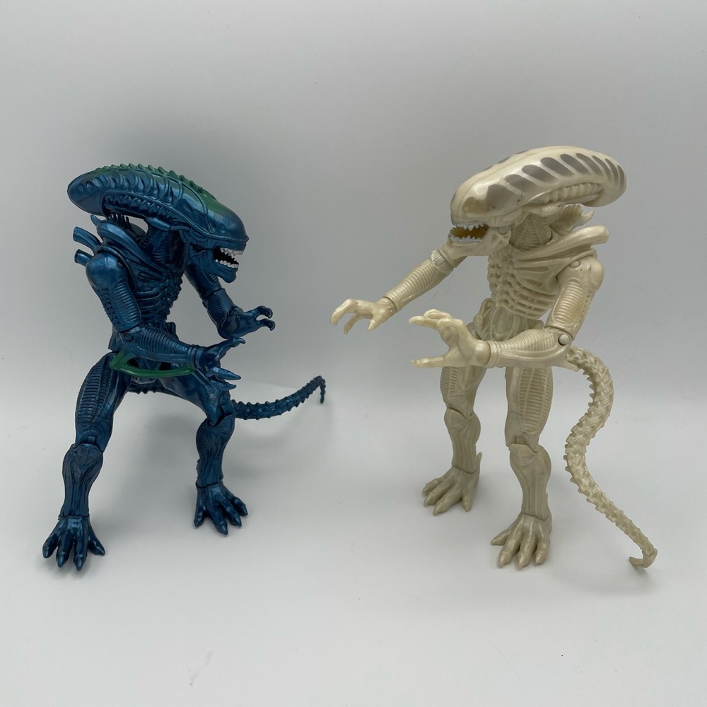 Alien Movie Action Figures Set of 2 warrior Lanard action special edition